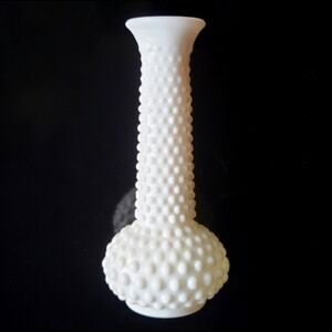 Vntg 7 5/8" Brody Hobnail Milk Glass Bud Vase
